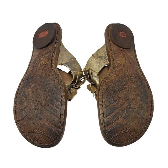 Born Womens Astrid Metallic Gold Leather Sandals Sz 11 Handcrafted 3D Flower - Picture 12 of 13